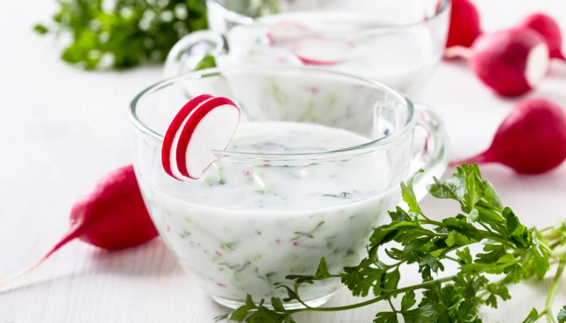 Verrines tzatziki et radis roses