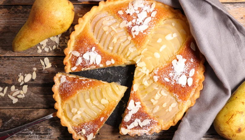 Tarte à l'ancienne aux poires et amandes