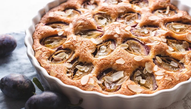 Tarte aux prunes et aux amandes