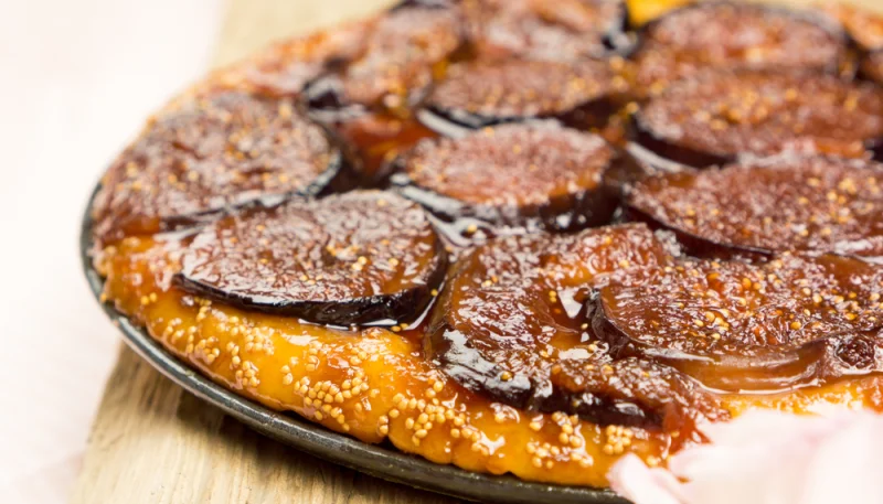 Tarte tatin aux figues et poudre d'amandes