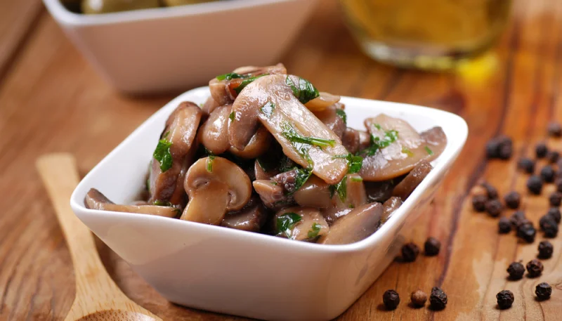 Champignons à la grecque