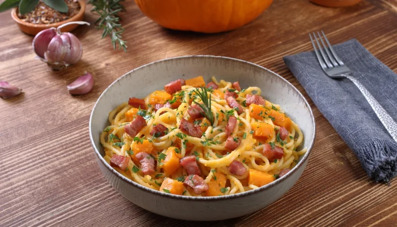 PĂątes au potiron et prosciutto