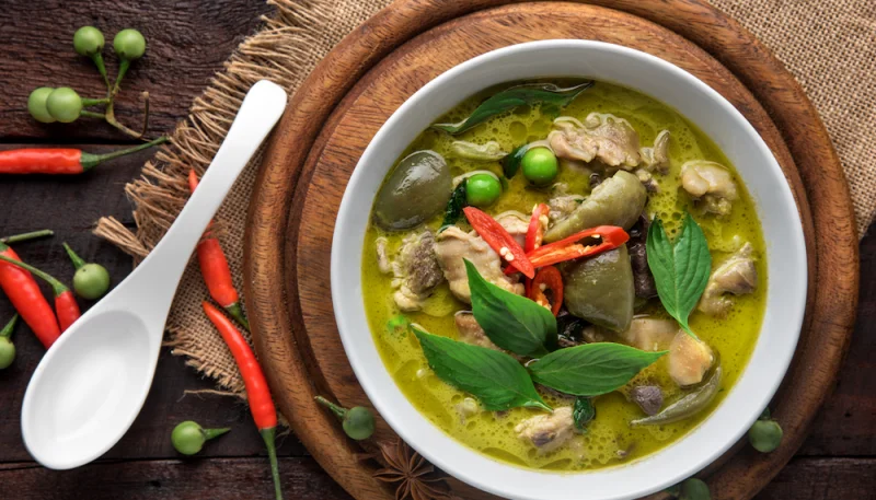 Poulet au curry vert