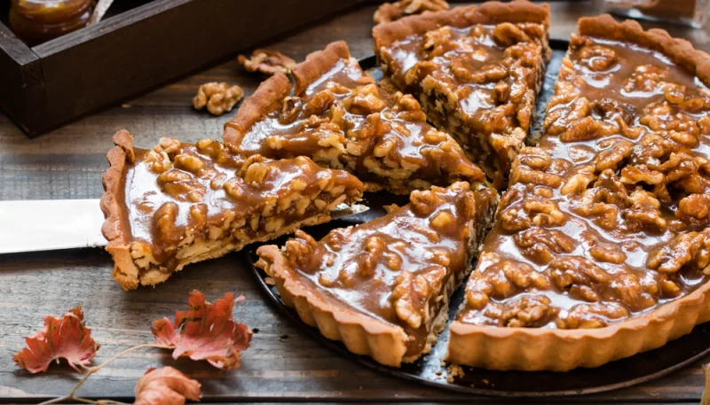 Tarte aux noix, caramel et beurre salé