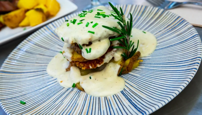 Filet mignon sauce roquefort