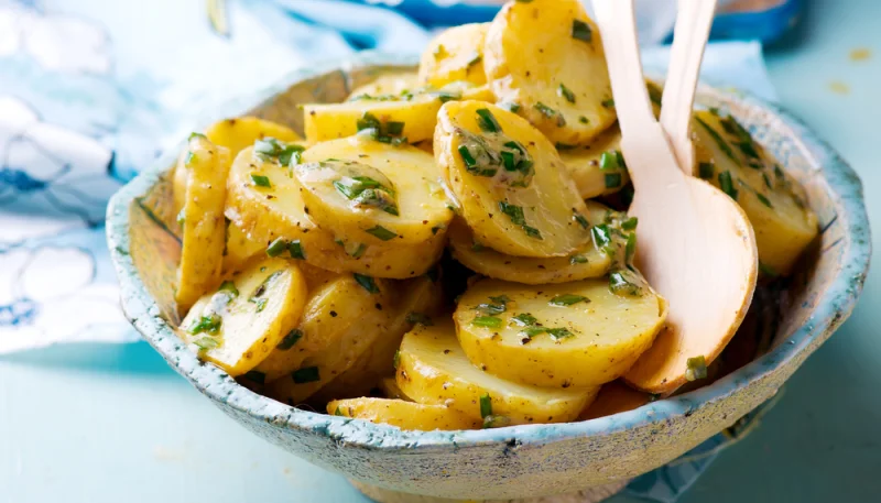 Salade de pommes de terre concombre