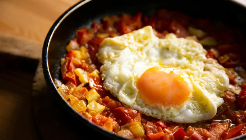 Ratatouille aux oeufs au four