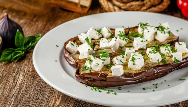 Aubergine à la feta au four