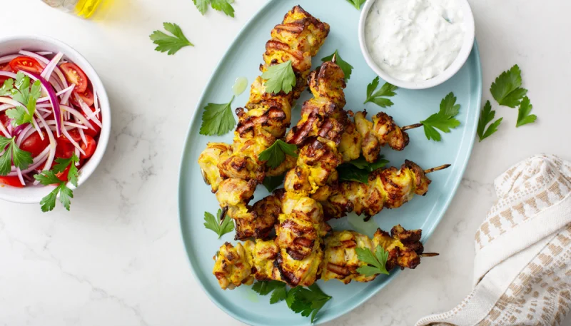 Brochettes de poulet mariné