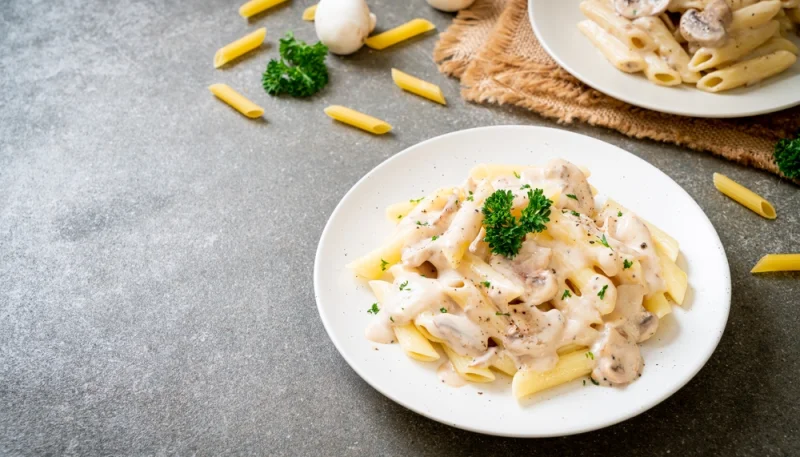 Penne aux champignons et à la crème