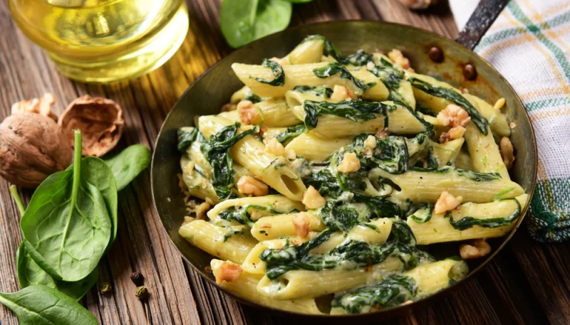 Penne aux épinards et au noix