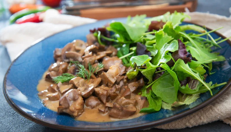 Rognons de bœuf au vin rouge
