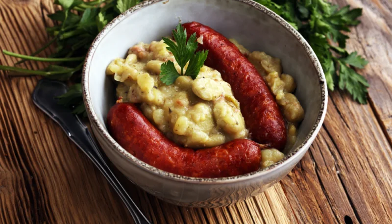 Saucisses au chou vert