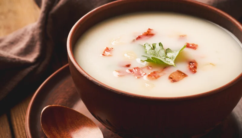 Velouté de pomme de terre et champignon