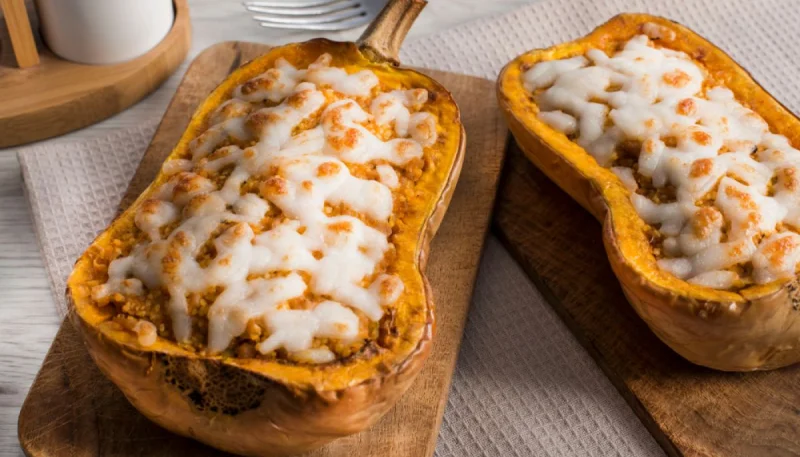 Butternut farci à la bolognaise