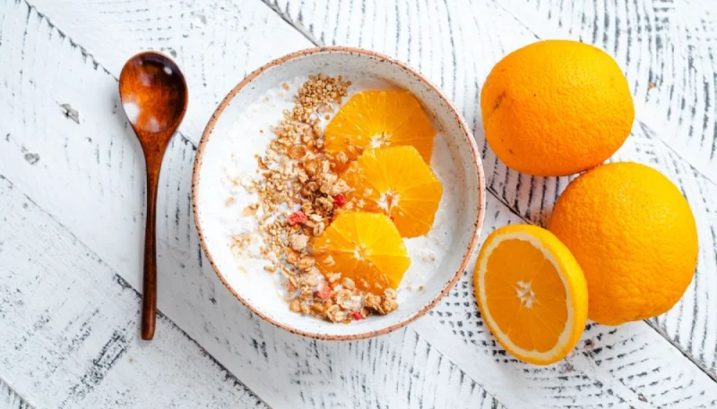 Porridge à l'orange et aux noisettes