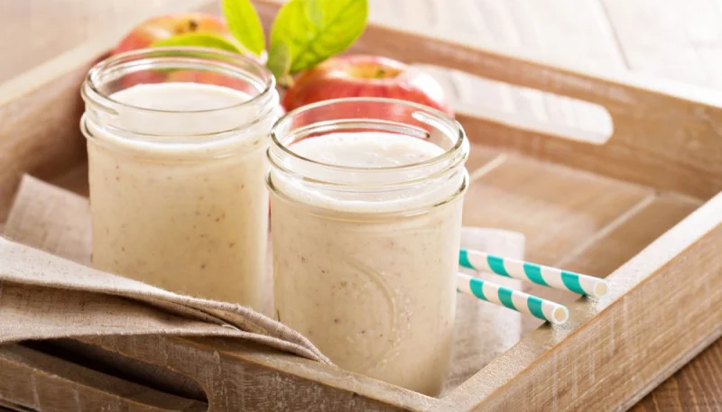 Smoothie orange, banane et pomme