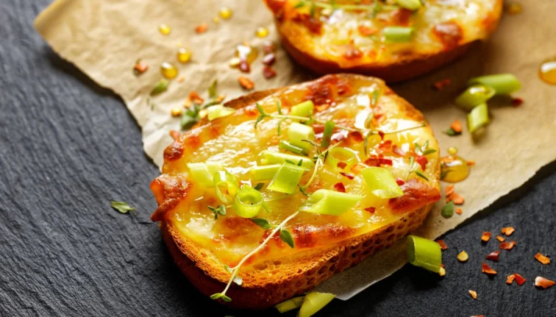 Bruschetta aux poireaux et fromage de chèvre
