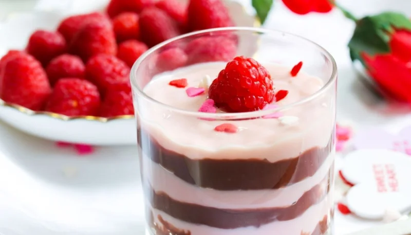 Mousse au chocolat noir et framboise