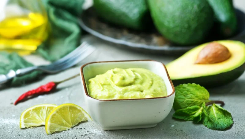 Mousse d'avocat épicée