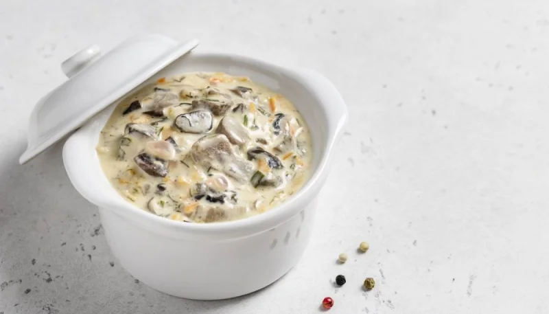 Champignons à l’ail à la crème, aux herbes et au fromage