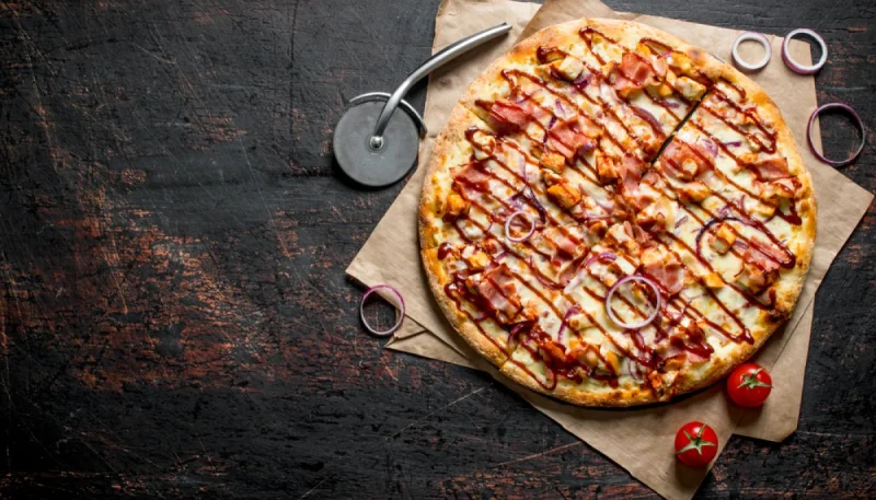 Pizza au poulet barbecue