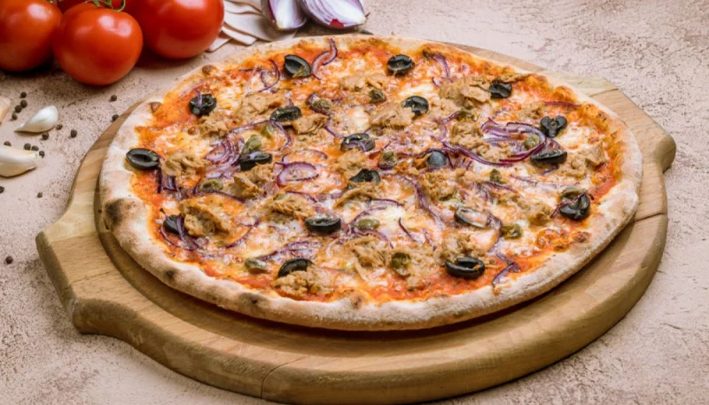 Pizza au thon et oignon