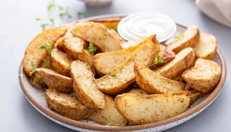 Pommes de terre rôties avec du paprika et du parmesan