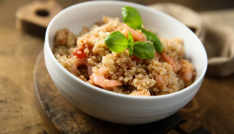 Salade de quinoa aux crevettes et au kiwi