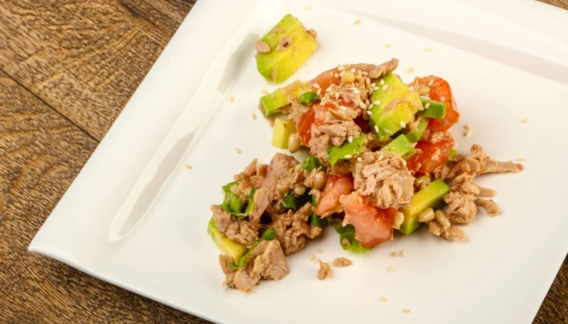 Salade de thon, kiwi et avocat
