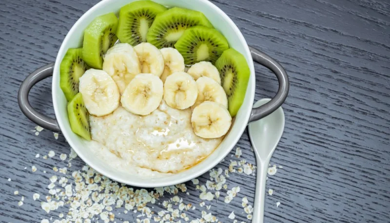 Smoothie bowl au kiwi, à la banane et aux graines de chia