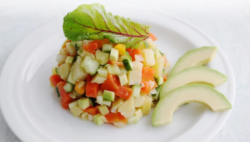 Tartare de légumes à l'avocat