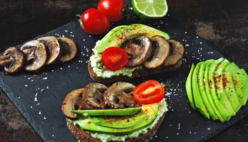 Toast à l'avocat et au kiwi
