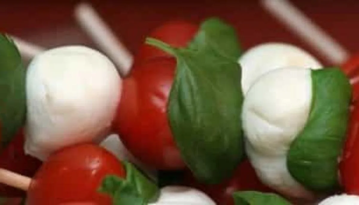 La brochette tomate - mozzarella : la recette parfaite pour l’été