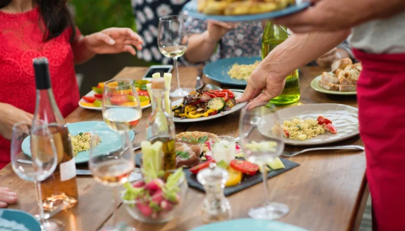 Les plus grosses erreurs à éviter pour organiser un repas de fête