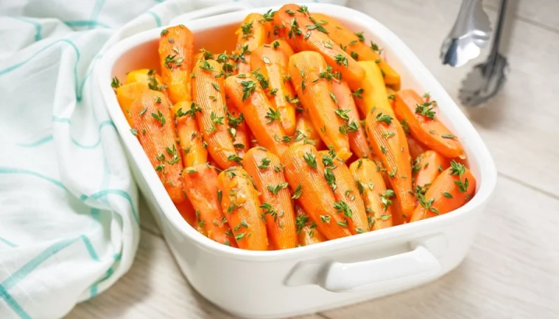Carottes glacées au miel et thym