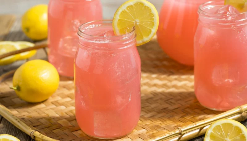 Limonade maison à la fraise