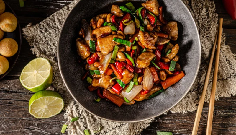 Sauté de poulet aux poivrons et sauce soja