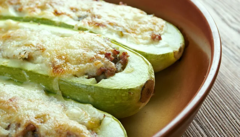 Courgettes farcies au riz et herbes