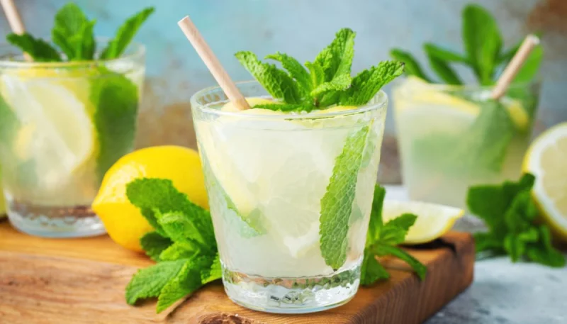 Limonade maison à la menthe
