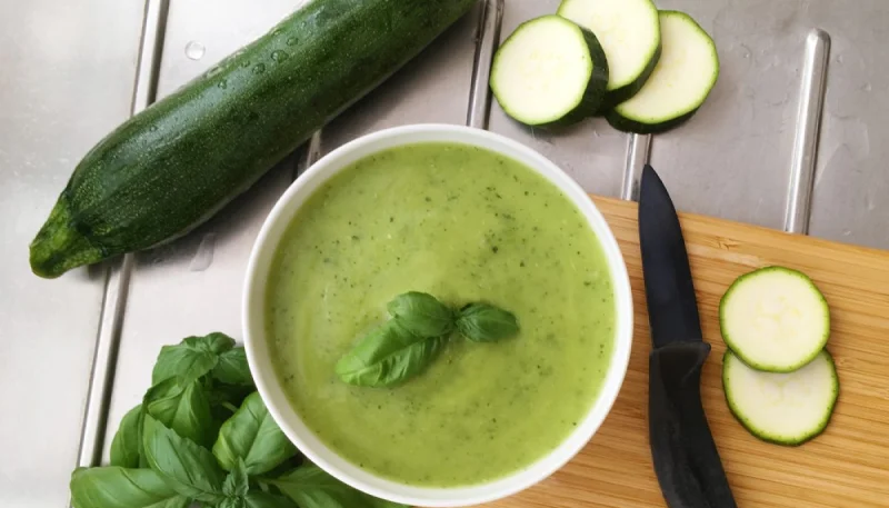 Velouté de courgettes au basilic