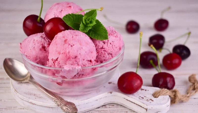 Glace à la cerise