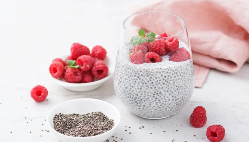 Pudding aux graines de chia et framboises