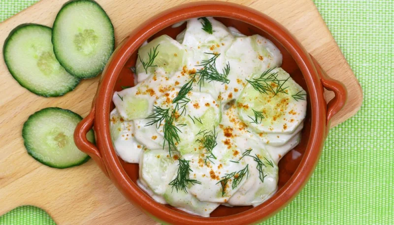 Salade de concombres à la crème fraîche
