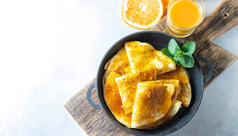 Crêpes suzette flambées