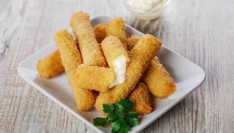 Bouchées de mozzarella panées