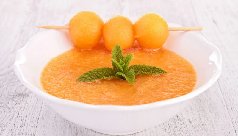 Soupe froide de melon et menthe