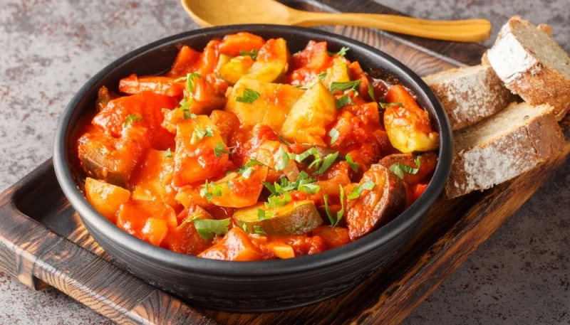 Ratatouille avec pommes de terre
