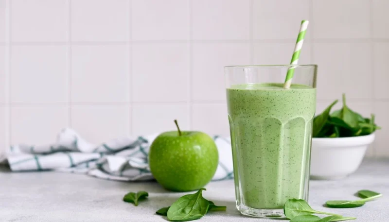 Smoothie pomme-épinards