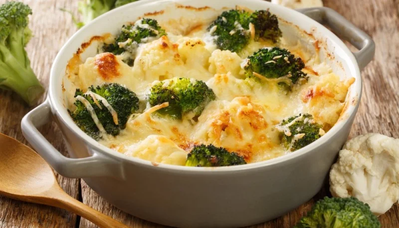 Gratin de chou-fleur et brocoli au cheddar